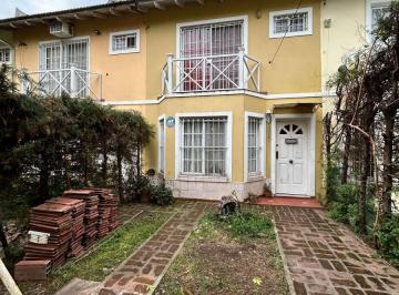 Casa de 3 ambientes, San Miguel · Triplex de 110 m² con 3 Dorm. en Venta en Bella Vista - Cod V872