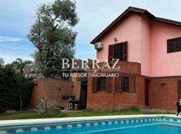 Casa · 176m² · 5 Ambientes · 2 Cocheras · Casa Venta de Vicenzo Chico Pilar Lote de 810 m²
