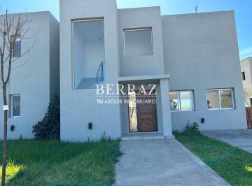 Casa · 170m² · 6 Ambientes · 2 Cocheras · Casa Venta 6 Ambientes en San Matías Area 5 Escobar Lote 805,28 m²