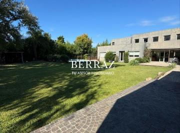 Casa · 386m² · 6 Ambientes · 5 Cocheras · Casa Venta 6 Ambientes en Los Sauces Lote de 1760 m²