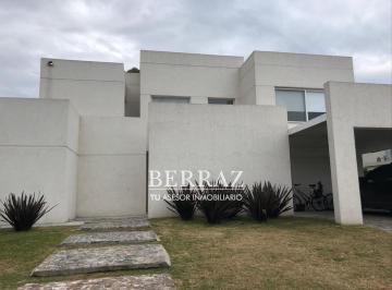 Casa · 450m² · 6 Ambientes · 2 Cocheras · Casa Venta 6 Ambientes Las Liebres Pilar Lote de 930 m²