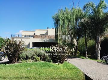 Casa · 450m² · 9 Ambientes · 2 Cocheras · Casa Venta 9 Ambientes en La Pionera, Estancias del Pilar Lote Lote 1300 m²