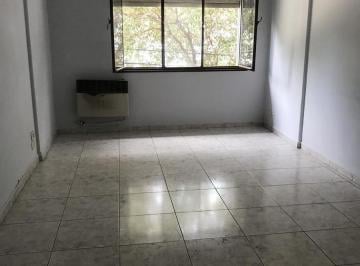 Departamento · 70m² · 4 Ambientes · Departamento en Florida Mitre/este