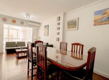 Departamento · 70m² · 3 Ambientes · 1 Cochera · Departamento Tres Ambientes. Lateral. Viamonte 2100. Venta