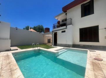 Casa de 8 ambientes, Gobernador Benegas · Venta Casa Dos Plantas con Pileta Godoy Cruz