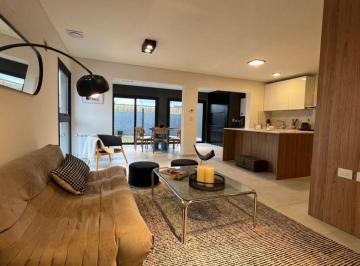 Casa de 9 ambientes, Córdoba · Houssing La Domitila Dentro de Jardín Claret