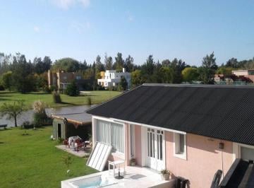 Casa · 1100m² · 6 Ambientes · 1 Cochera · Casa Tres Dorm. Brandsen La Plata - Posadas de Los Lagos