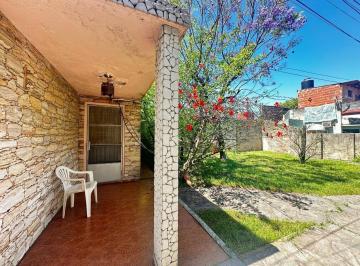 PH · 85m² · 3 Ambientes · 2 Cocheras · PH Venta 3 Ambientes Lanús Oeste Jardín Patio Cochera