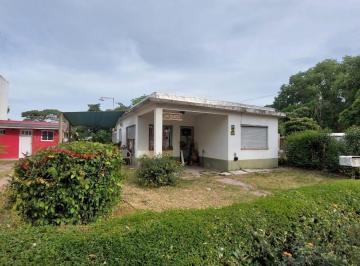 Casa · 127m² · 3 Ambientes · 1 Cochera · Casa - Venta - Villa Gesell - Dpto - Gas Natural - Zona Comercial