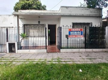 Casa de 4 ambientes, Lomas de Zamora · Casa Estilo Americana con 3 Habitaciones, Garage y Fondo, Nuevo Precio! Excelente Ubicacion