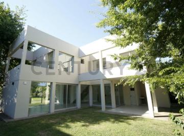 Casa · 220m² · 4 Ambientes · 2 Cocheras · Casa en Venta en Fincas de Hudson