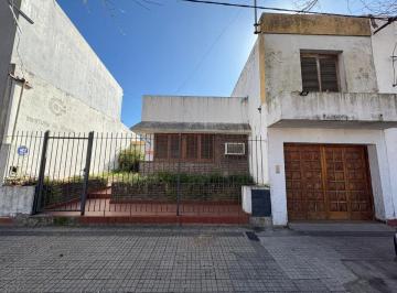 Casa de 7 ambientes, La Plata · Casa 5 Dorm. en Venta - La Plata, Calle 37 Entre 27 y 28