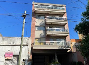 Departamento · 33m² · 2 Ambientes · 1 Cochera · Departamento en Lanús Oeste