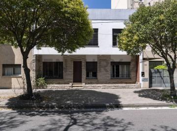 Casa · 181m² · 5 Ambientes · 1 Cochera · Casa en Venta - La Plata Centro - 3 Dorm. + Escritorio - Garage