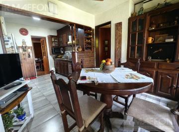 Casa · 170m² · 6 Ambientes · 3 Cocheras · Casa en Adrogue