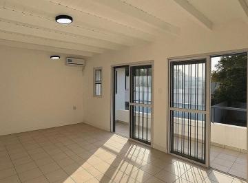 Casa · 69m² · 3 Ambientes · 1 Cochera · Departamento 2 Dorm. en Venta - Calle 61 Entre 26 y 27, La Plata