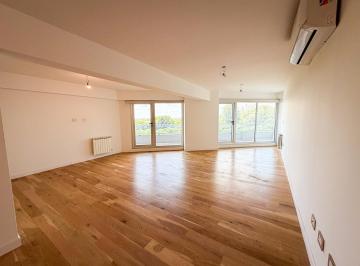 Departamento · 138m² · 4 Ambientes · 1 Cochera · Venta - Departamento de Tres Dorm., con Patio, Vista Al Rio en Barrio Martin