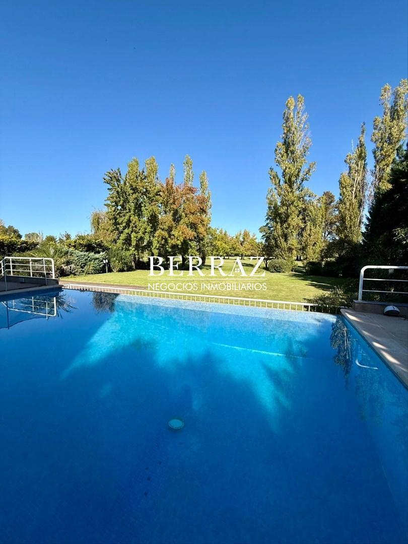 Casa Venta 5 ambientes CC Armenia Lote de 1755 m2 Pilar