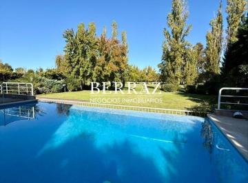 Casa · 354m² · 5 Ambientes · 1 Cochera · Casa Venta 5 Ambientes Cc Armenia Lote de 1755 m² Pilar
