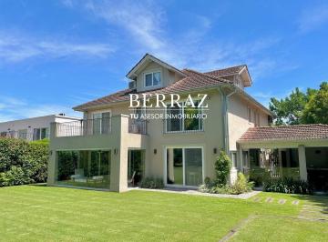 Casa · 277m² · 8 Ambientes · 2 Cocheras · Casa Venta 4 Dorm. Ayres del Pilar Lote de 1065 m² Pilar