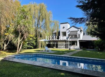 Casa · 182m² · 7 Ambientes · 1 Cochera · Casa Venta 4 Dorm. Barrio Los Pilares Lote de 800 m² Pilar