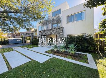 Casa · 368m² · 9 Ambientes · 2 Cocheras · Casa Venta 5 Dorm. Ayres del Pilar Lote de 1037 m² Pilar