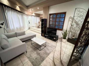 Casa de 4 ambientes, San Cristobal · Casa en Venta C/ Cochera en San Cristóbal
