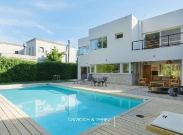 Casa · 295m² · 5 Ambientes · 3 Cocheras · Casa en Venta - Rumenco - Cul de Sac 119
