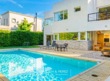 Casa · 295m² · 5 Ambientes · 3 Cocheras · Casa en Venta - Rumenco - Cul de Sac 119