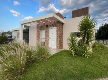 Casa de 6 ambientes, Alta Gracia · Vendo Casa Esquina de 2 Dorm con Pileta y Quincho en Reserva Tajamar 2