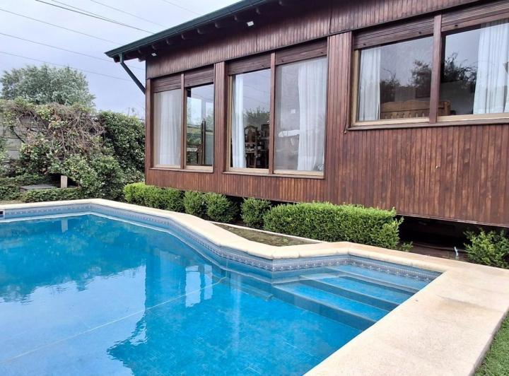 Casa · 170m² · 4 Ambientes · 3 Cocheras