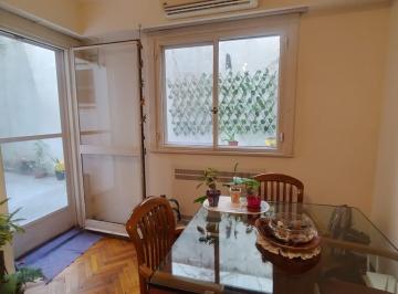 Departamento · 48m² · 3 Ambientes · Departamento en Venta con Patio, en El Limite Entre Recoleta y Palermo