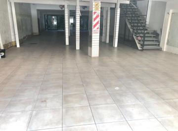 Local comercial , Vicente López · Local Comercial 400 m² con Entrepiso y Patio. Muy Baja Expensas!