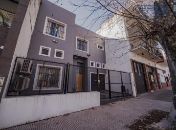 Casa · 255m² · 5 Ambientes · 2 Cocheras · Casa en 2 Plantas 4 Dorm. 2 Cocheras Jardín con Parrilla Villa Devoto