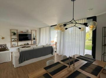 Departamento · 143m² · 4 Ambientes · 2 Cocheras · Dormis en Venta, en Bs As Village