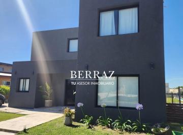 Casa · 178m² · 5 Ambientes · 1 Cochera · Casa Venta 3 Dorm. Barrio Santa Elena 178 m² Pilar del Este