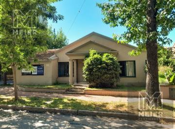 Casa · 172m² · 5 Ambientes · 2 Cocheras · Casa Vías a Libertador en Una Planta Excelente Zona Residencial