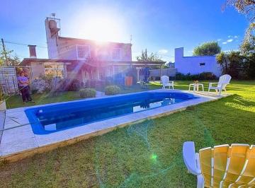 Quinta vacacional · 95m² · 3 Ambientes · Casa Quinta en Venta en Villa Parque Sicardi, La Plata, G. B. a. Zona Sur