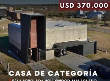 Casa · 310m² · 8 Ambientes · 1 Cochera · Venta Casa de Categoría a Estrenar en Barrio Cerrado “la Arbolada Hollywood” - Malagueño