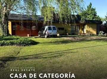 Casa · 226m² · 6 Ambientes · 1 Cochera · Venta Casa 3 Dorm. y Piscina en Valle del Golf - Malagueño