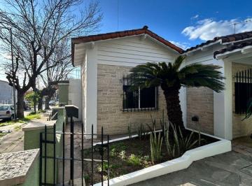 Casa de 4 ambientes, San Miguel · Chalet en Excelente Zona Muñiz - Cod V861