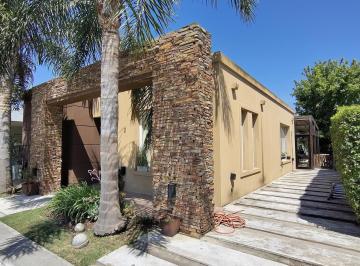 Casa · 159m² · 6 Ambientes · 3 Cocheras · Brisas de Adrogue - Excelente Propiedad