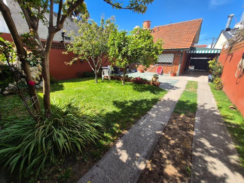 Chalet 4 amb, 162m² con jardín y quincho — San Juan