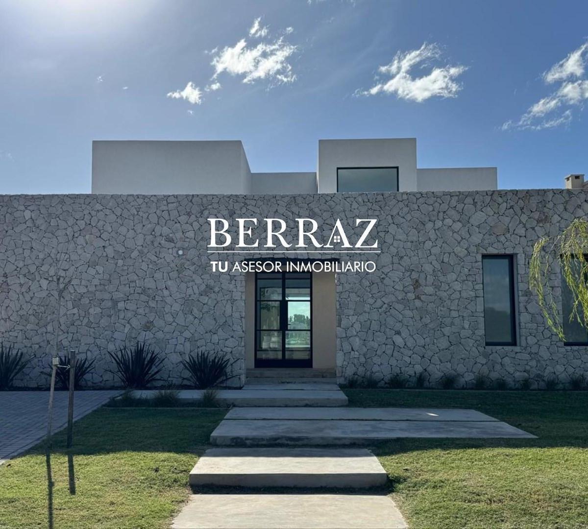 Casa venta 6 ambientes a la laguna en Santa Ana Villanueva lote de 636,67 m2