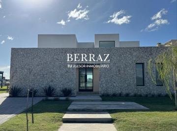 Casa · 223m² · 6 Ambientes · 1 Cochera · Casa Venta 6 Ambientes a La Laguna en Santa Ana Villanueva Lote de 636,67 m²