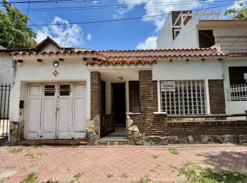 Casa · 130m² · 5 Ambientes · 1 Cochera · Casa de 2 Dorm. en Venta en Alberdi
