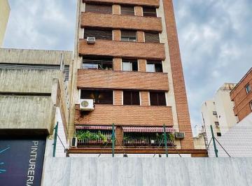 Departamento · 80m² · 5 Ambientes · Alquiler Departamento 3 Dorm. - Centro