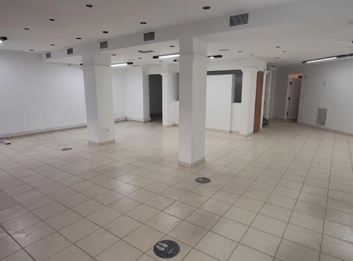 Local comercial · 460m² · 10 Ambientes
