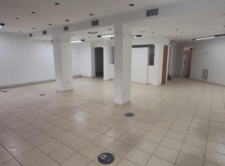 Local comercial · 460m² · 10 Ambientes