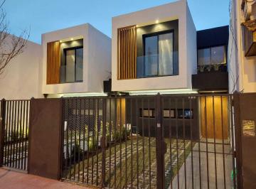 Casa · 125m² · 4 Ambientes · 1 Cochera · Casa Dúplex en Venta en Punta Chica, San Fernando, G. B. a. Zona Norte